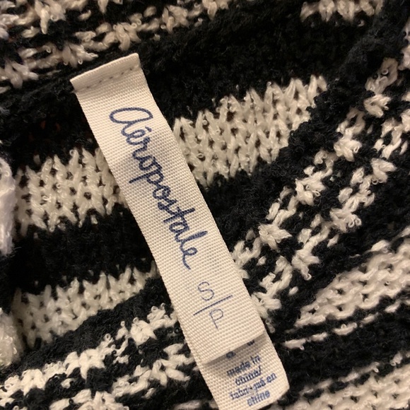 Aeropostale black and white striped sweater - Picture 4 of 4